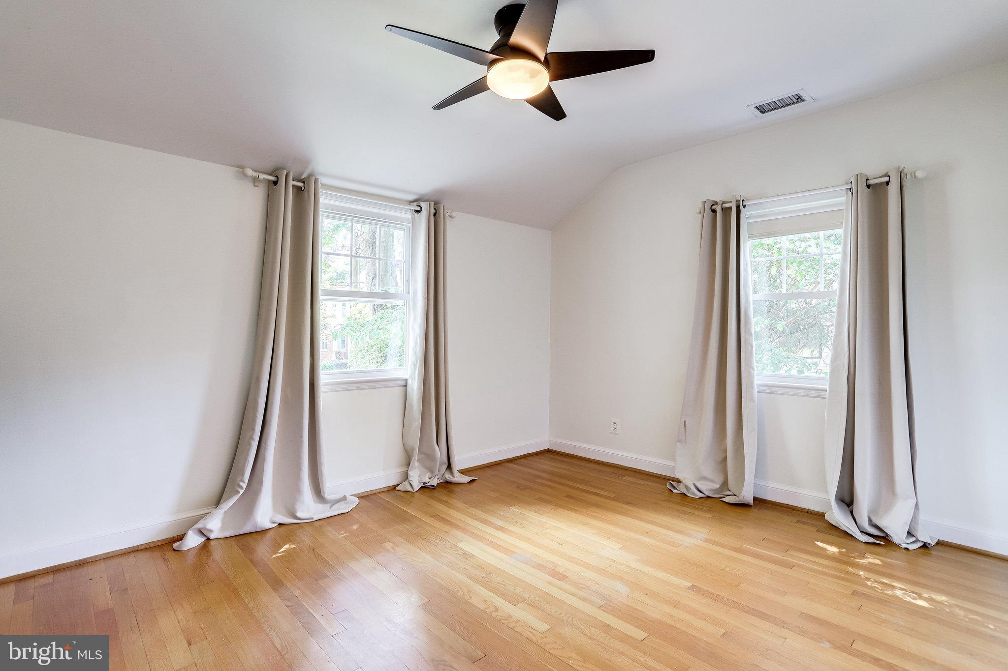 BROYHILL FOREST - Residential