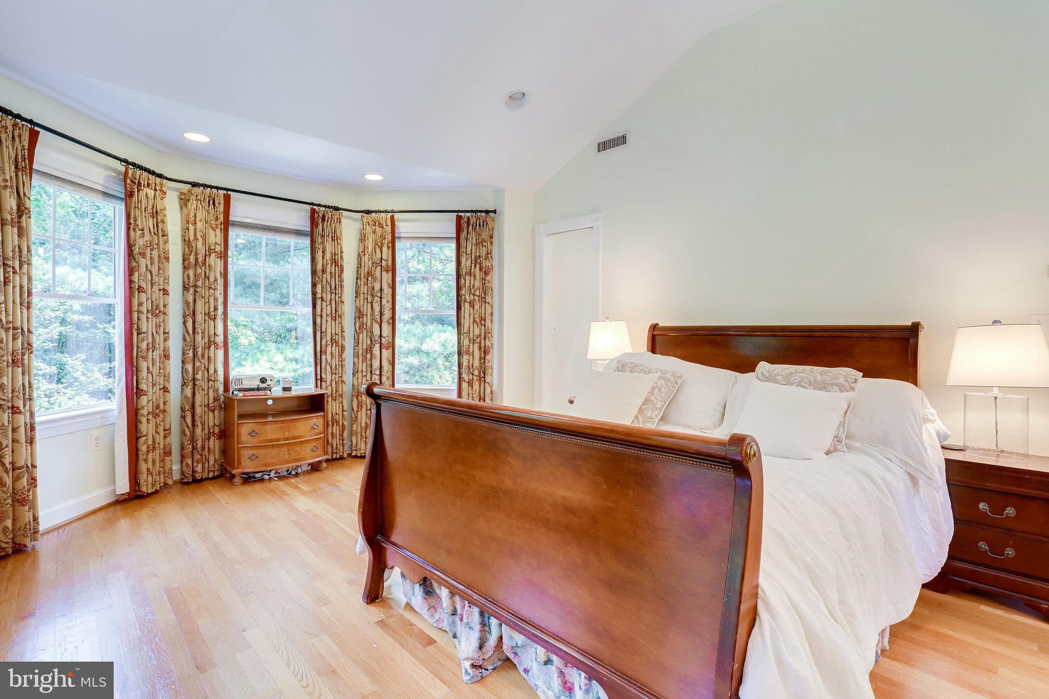 BROYHILL FOREST - Residential