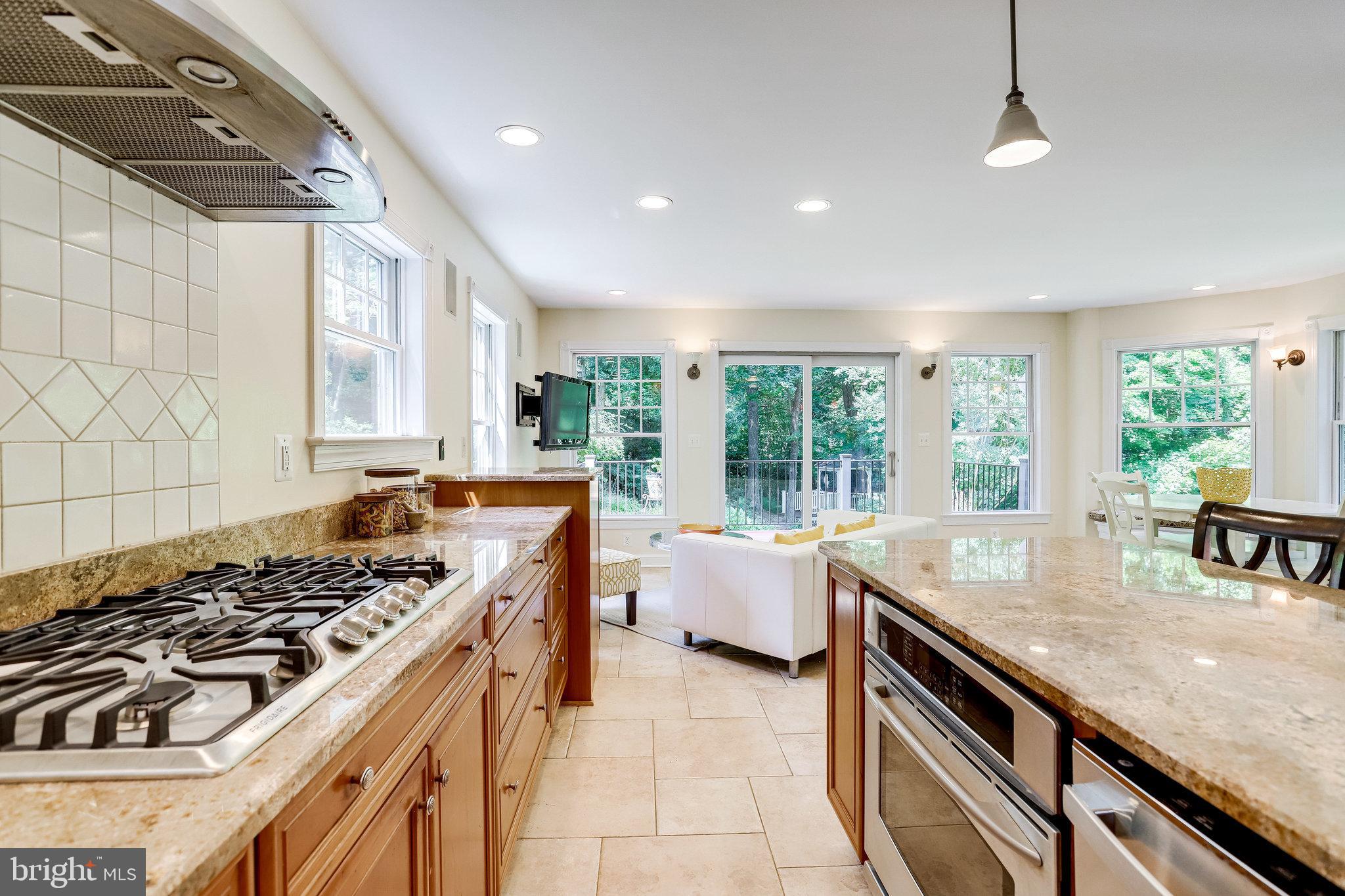 BROYHILL FOREST - Residential