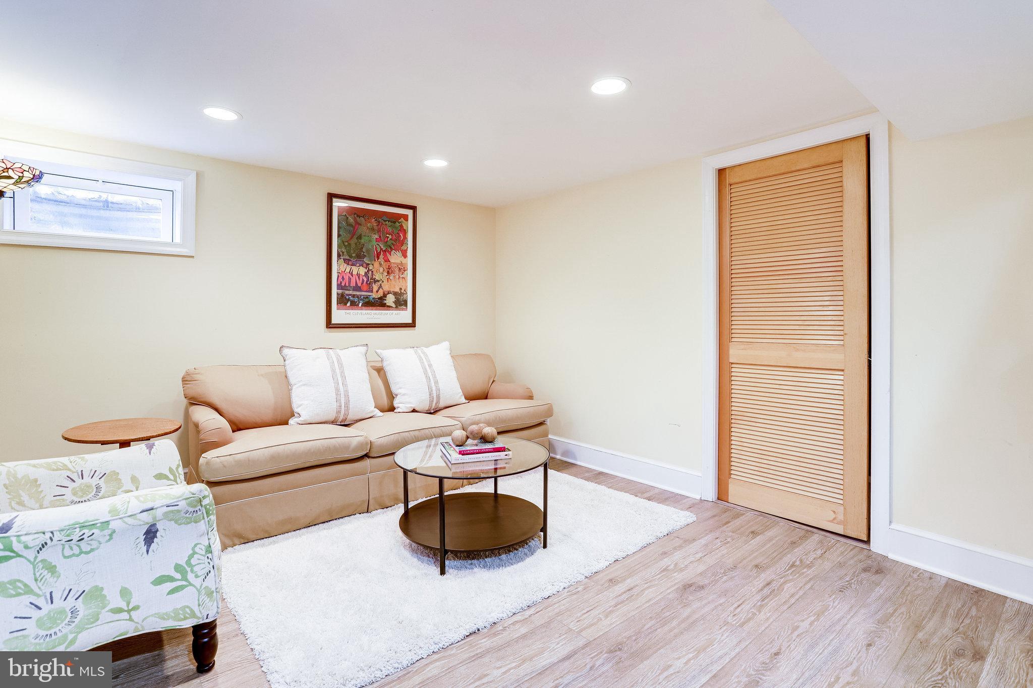 BROYHILL FOREST - Residential