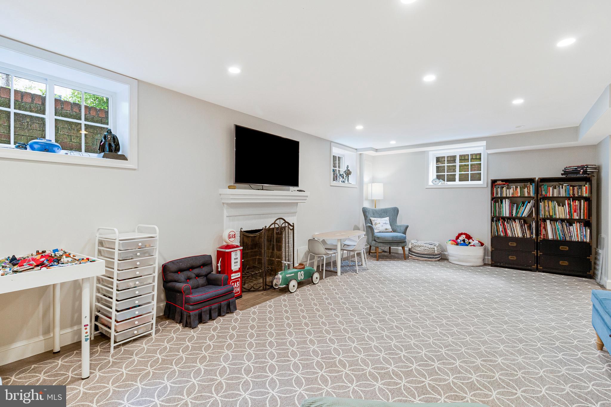 RIDGEWOOD VILLAGE - Residential