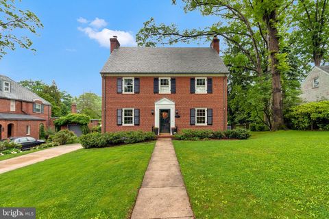 Photo of 7417 Lynnhurst Street, CHEVY CHASE, MD 20815 (MLS # MDMC2179850)