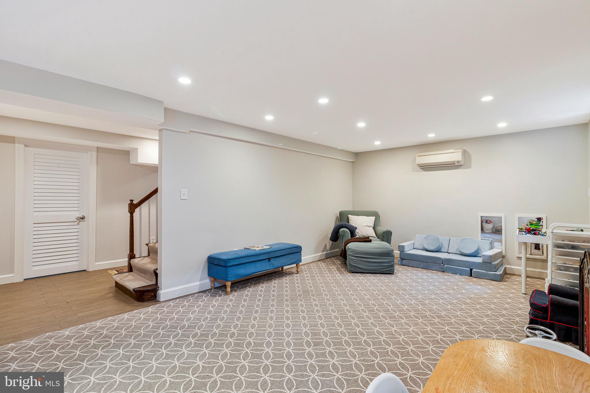 RIDGEWOOD VILLAGE - Residential