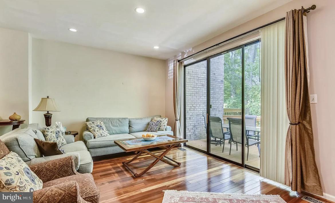 RESTON - Residential Lease