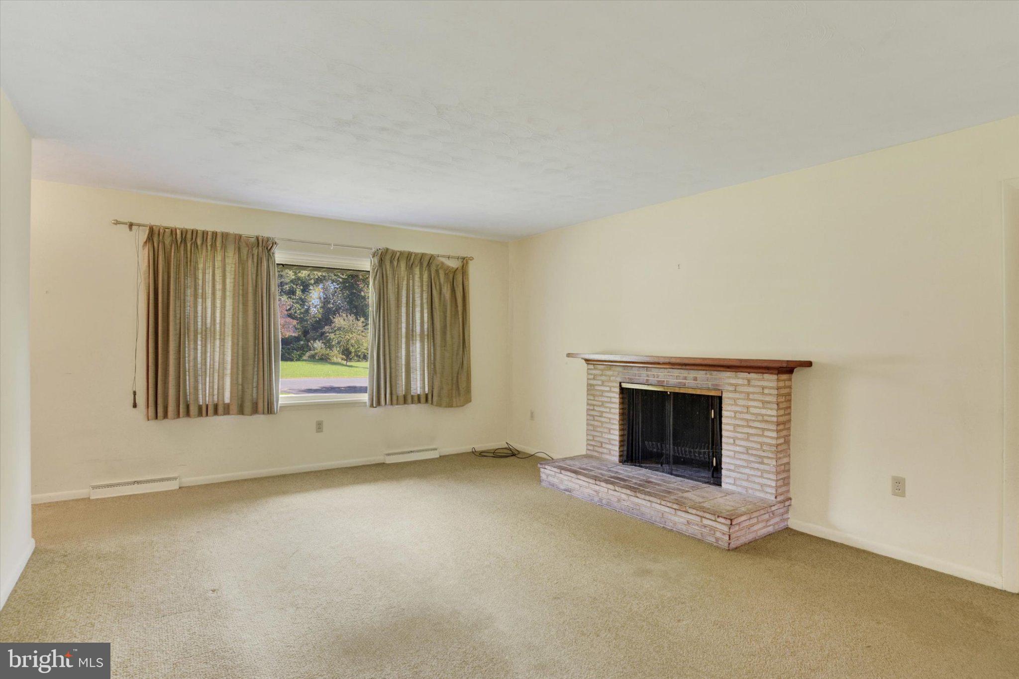 14 CIRCLE DRIVE
