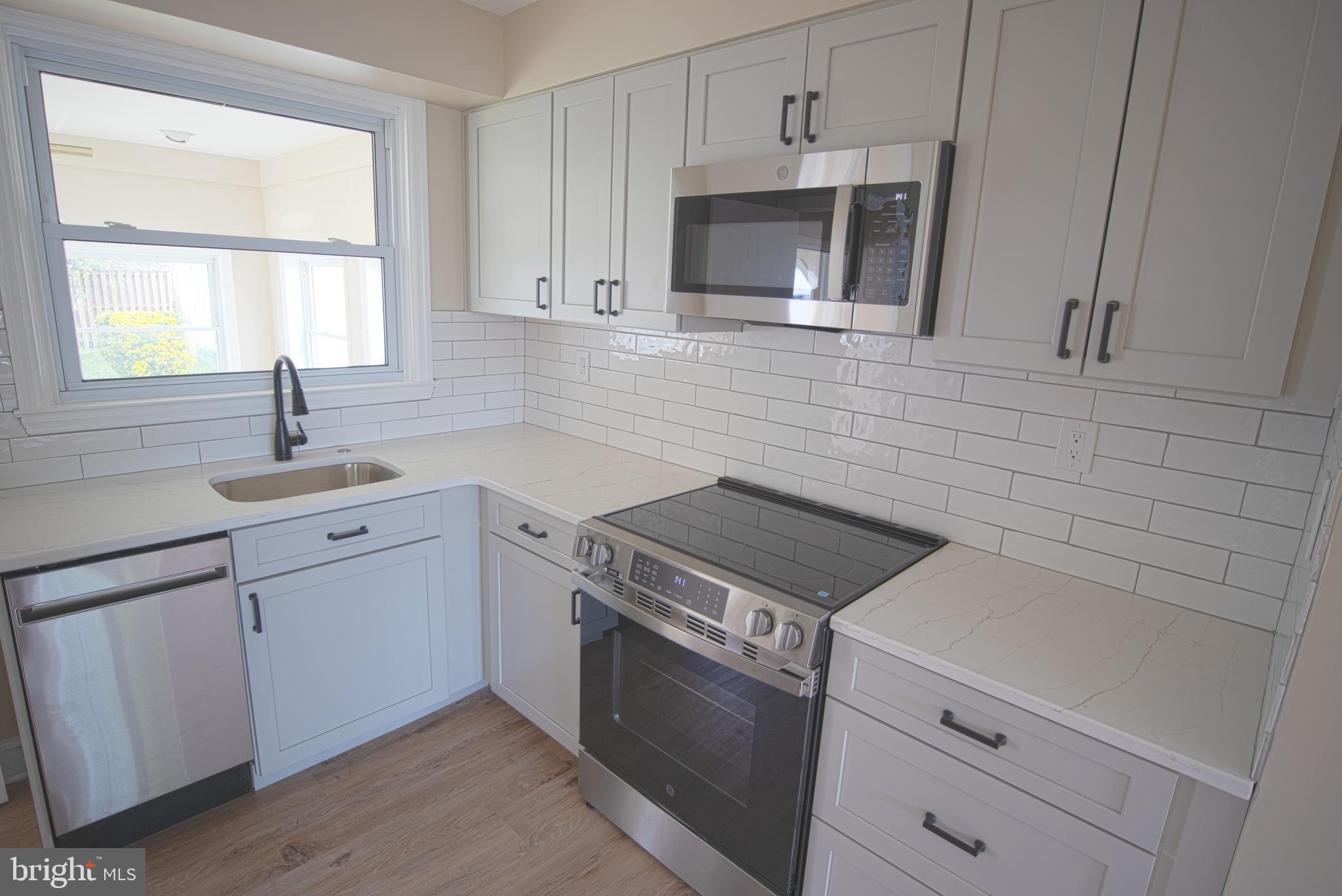 RIVIERA BEACH - Residential