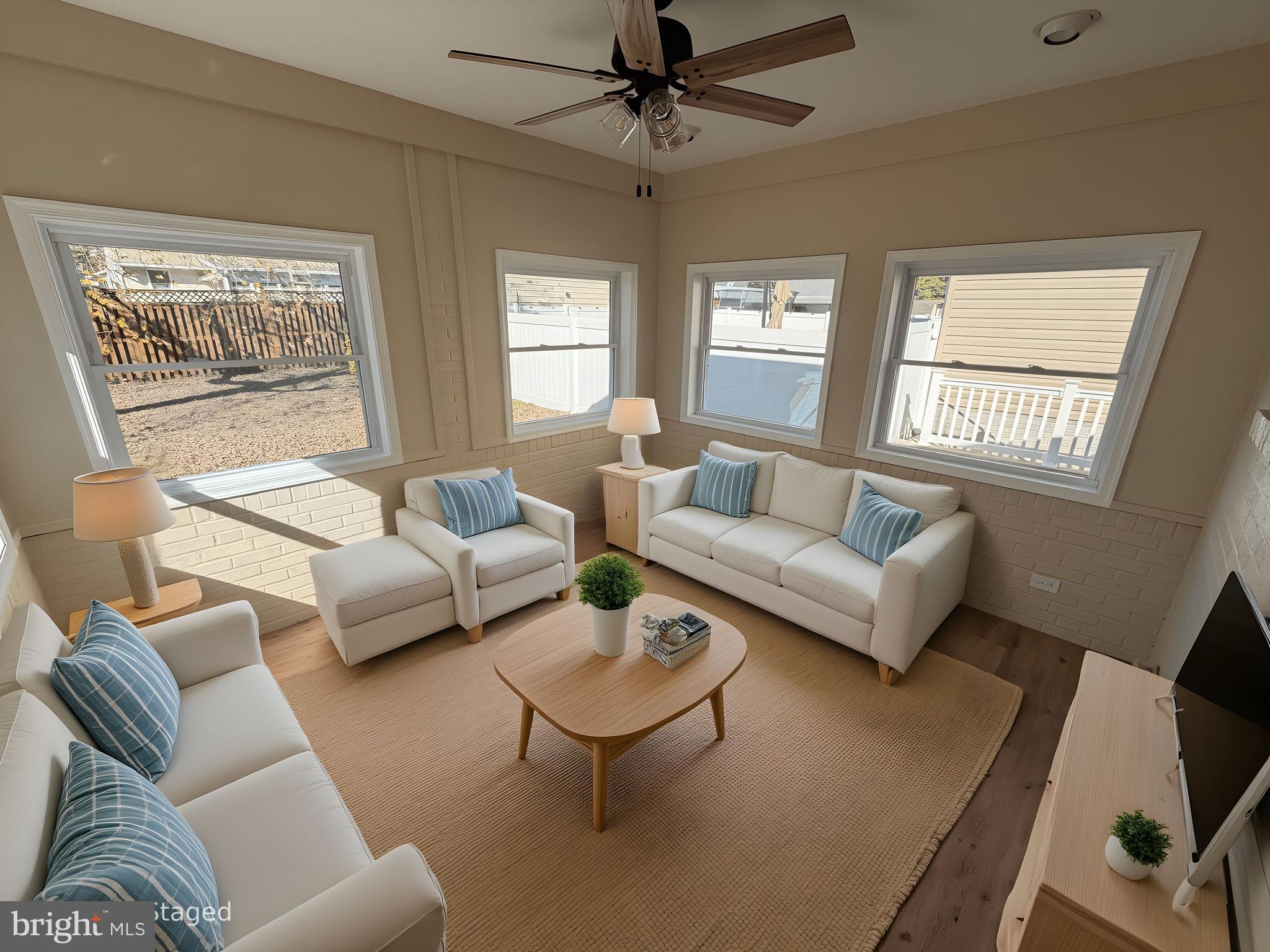 RIVIERA BEACH - Residential