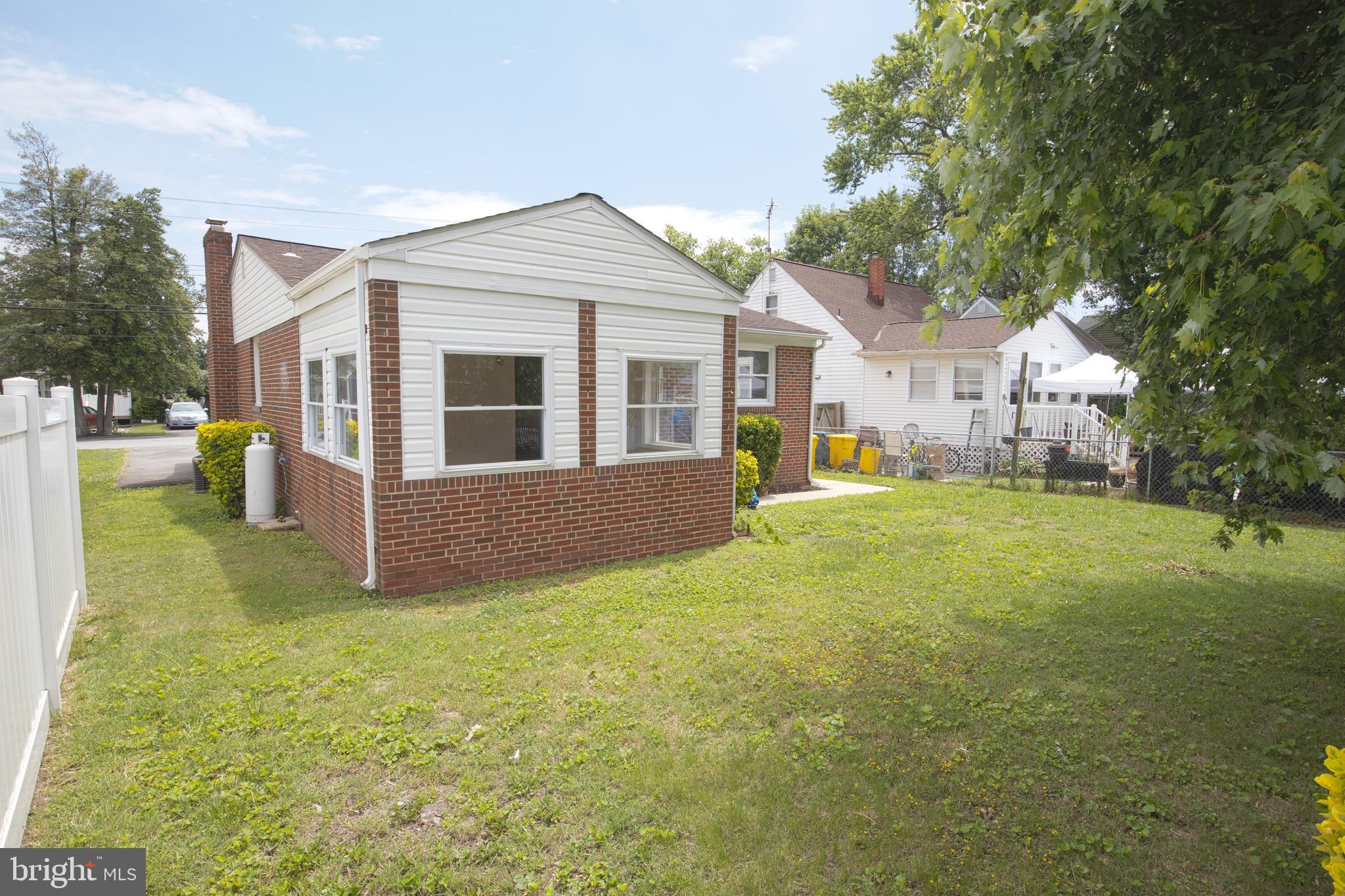 RIVIERA BEACH - Residential