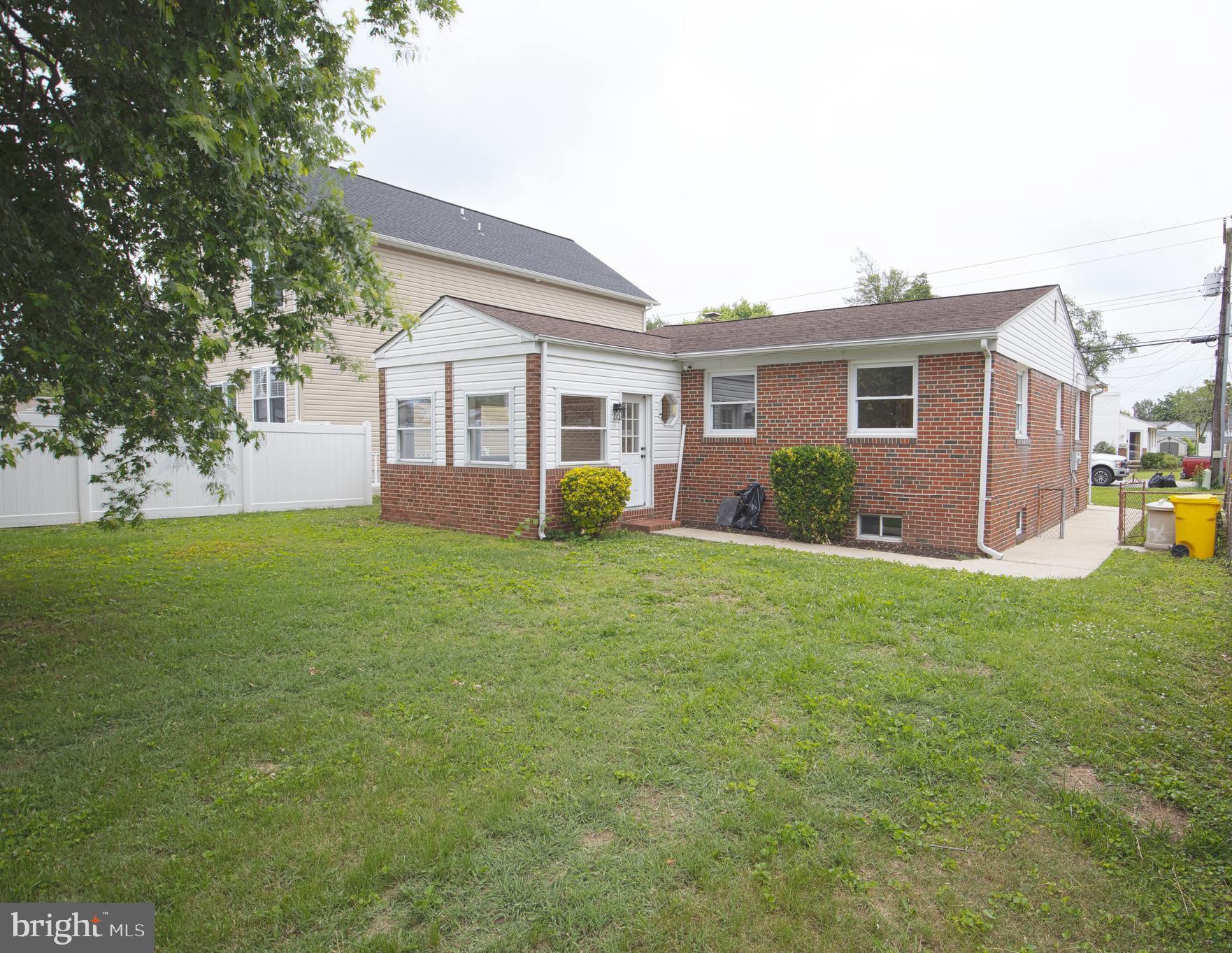 RIVIERA BEACH - Residential