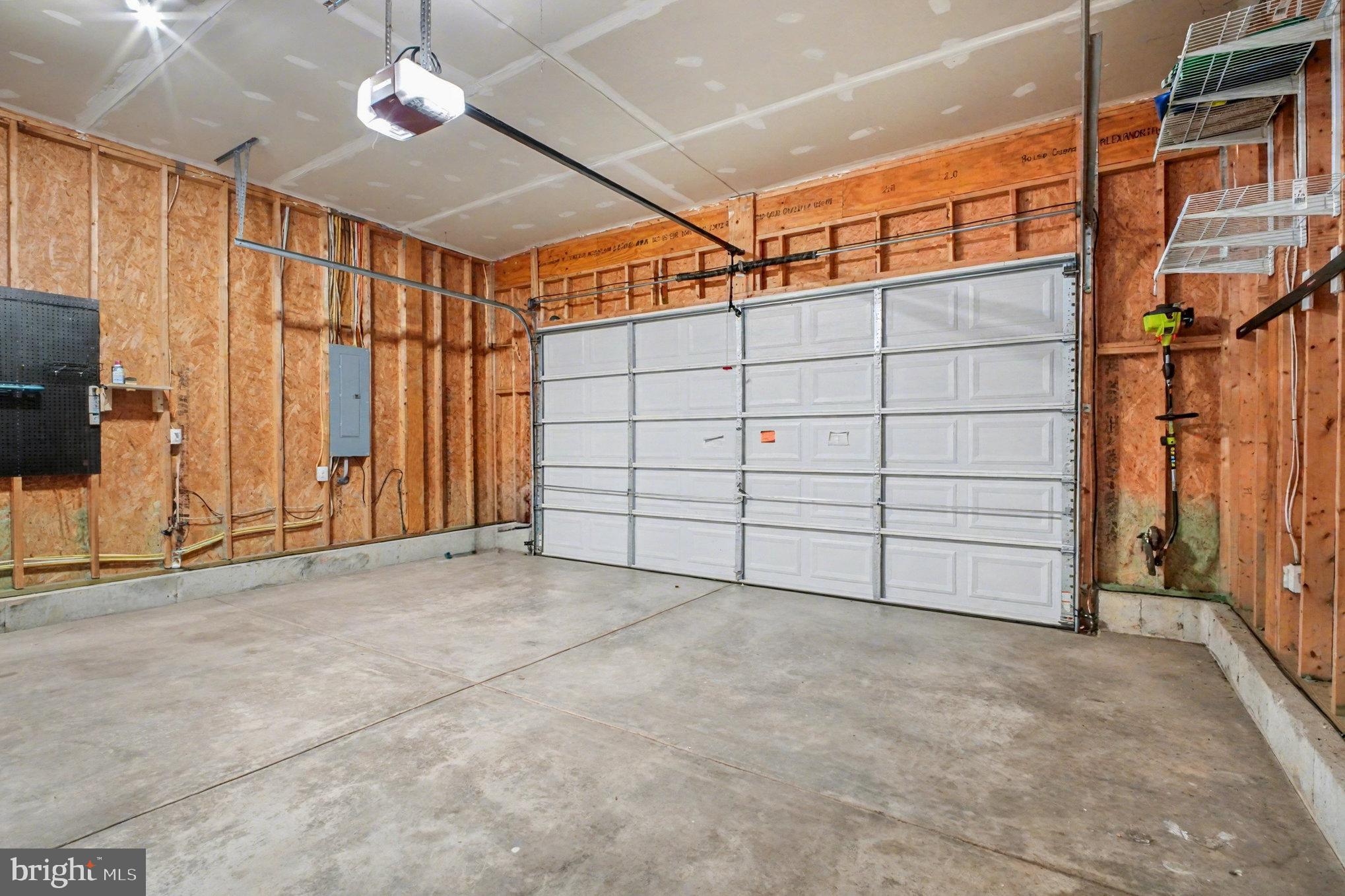 SOUTHERN HILLS ESTATES - Residential Lease