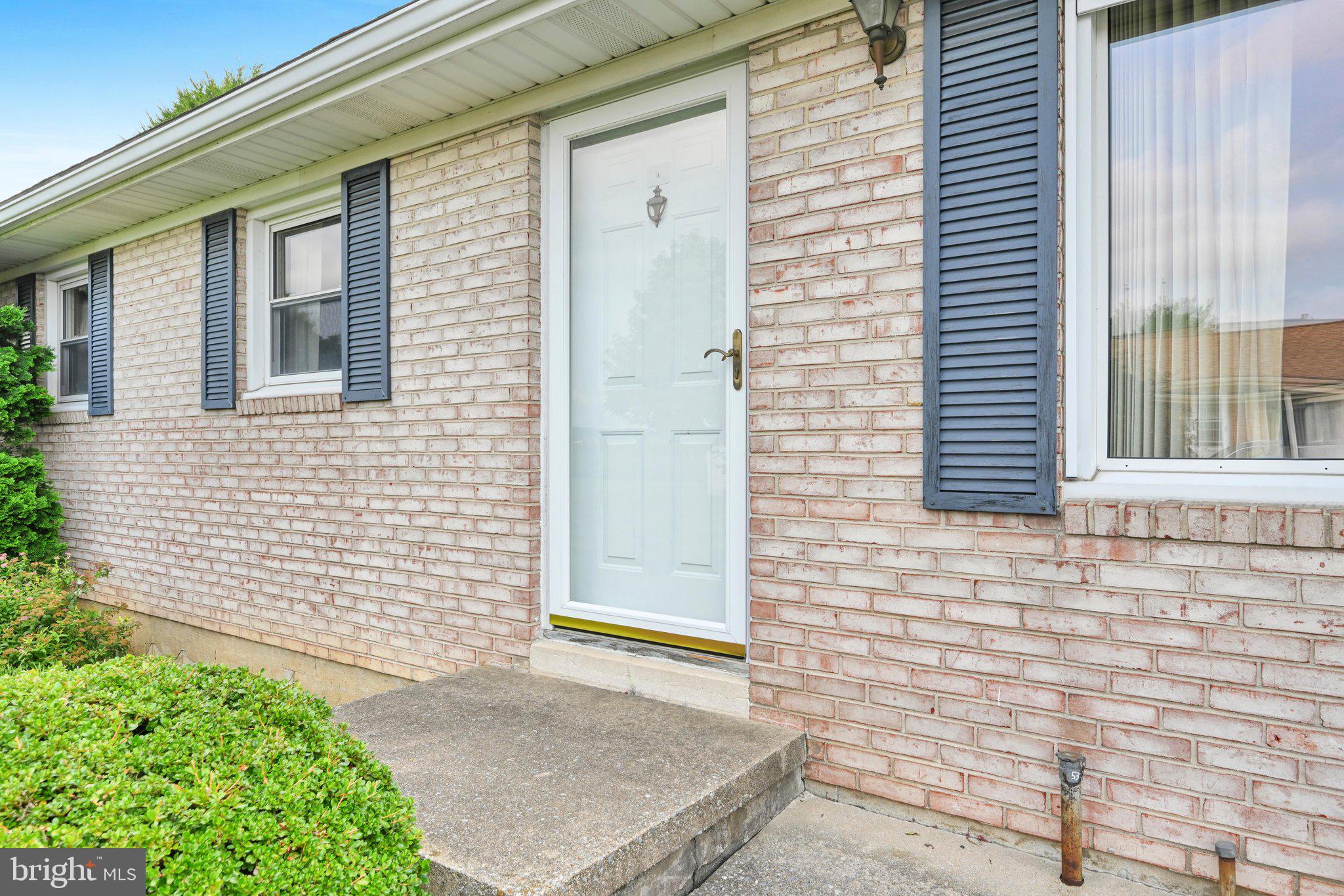533 W LINCOLN AVENUE