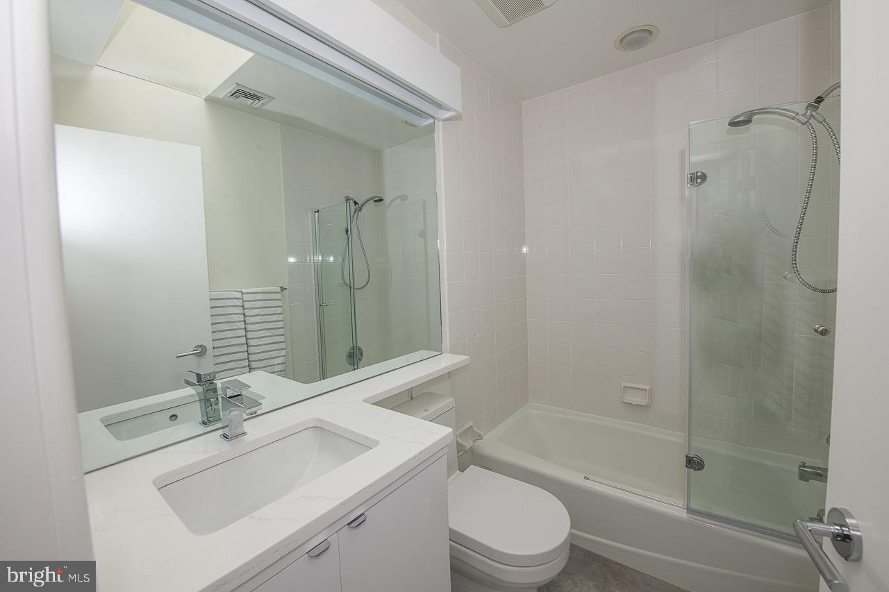 GLADWYNE - Residential