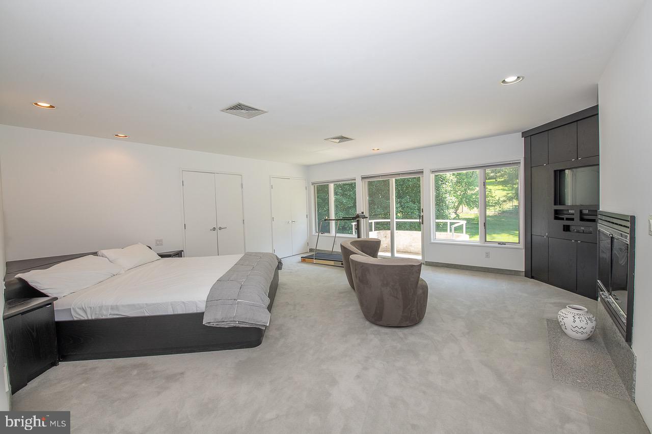 GLADWYNE - Residential