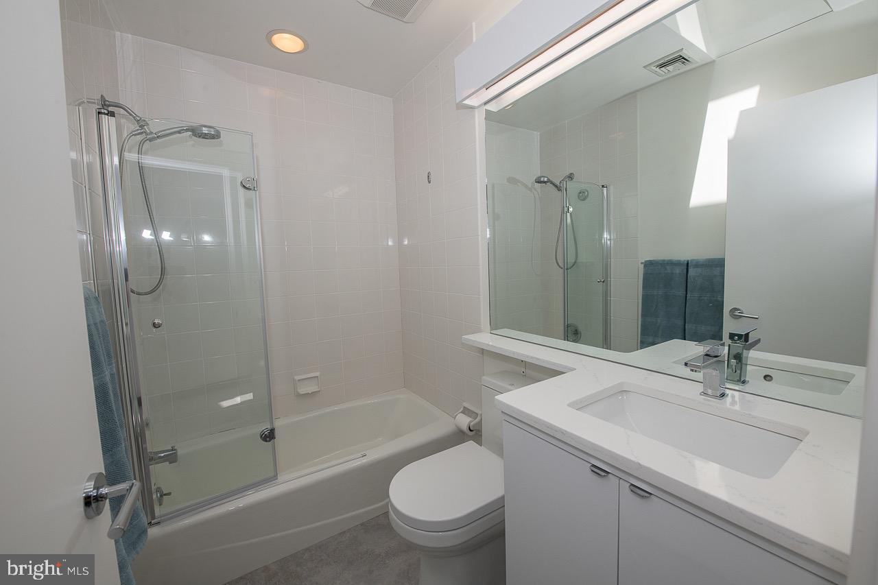 GLADWYNE - Residential