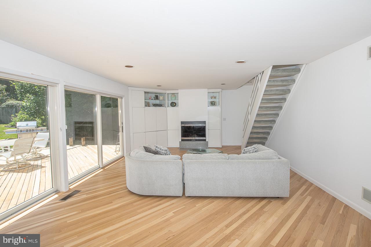 GLADWYNE - Residential