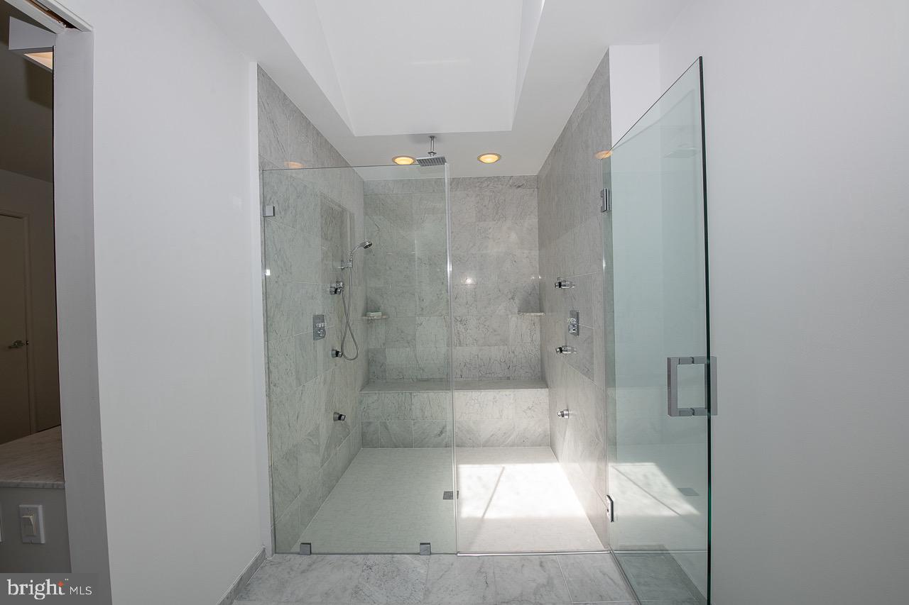 GLADWYNE - Residential