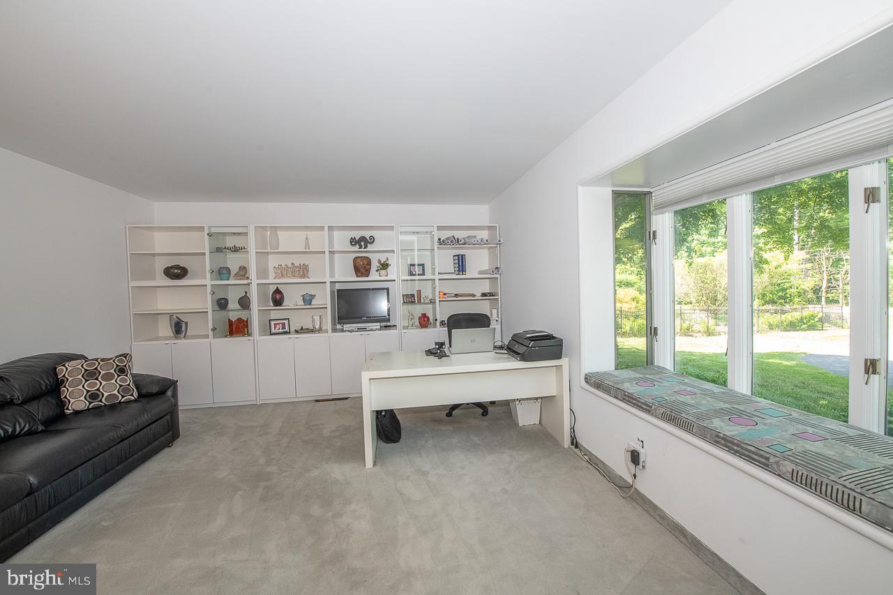 GLADWYNE - Residential