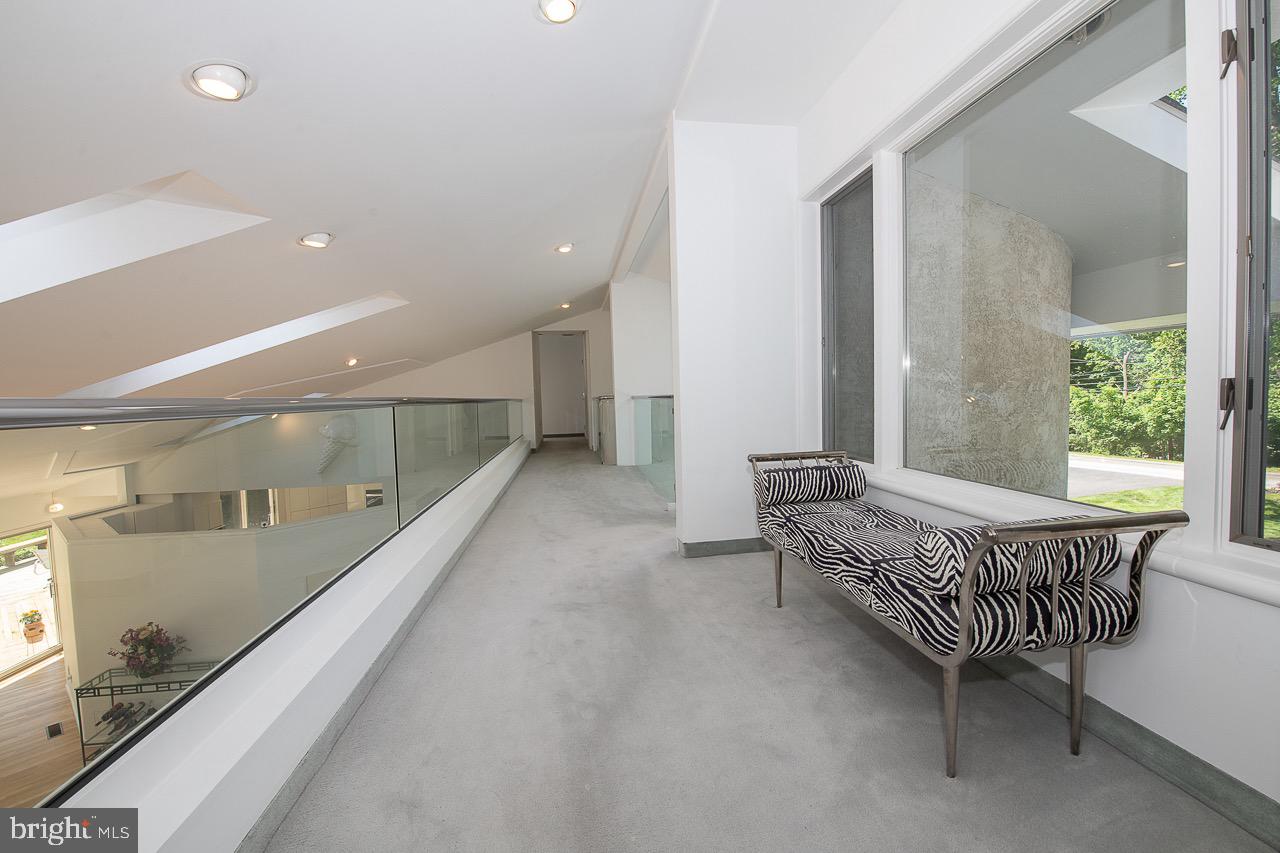 GLADWYNE - Residential