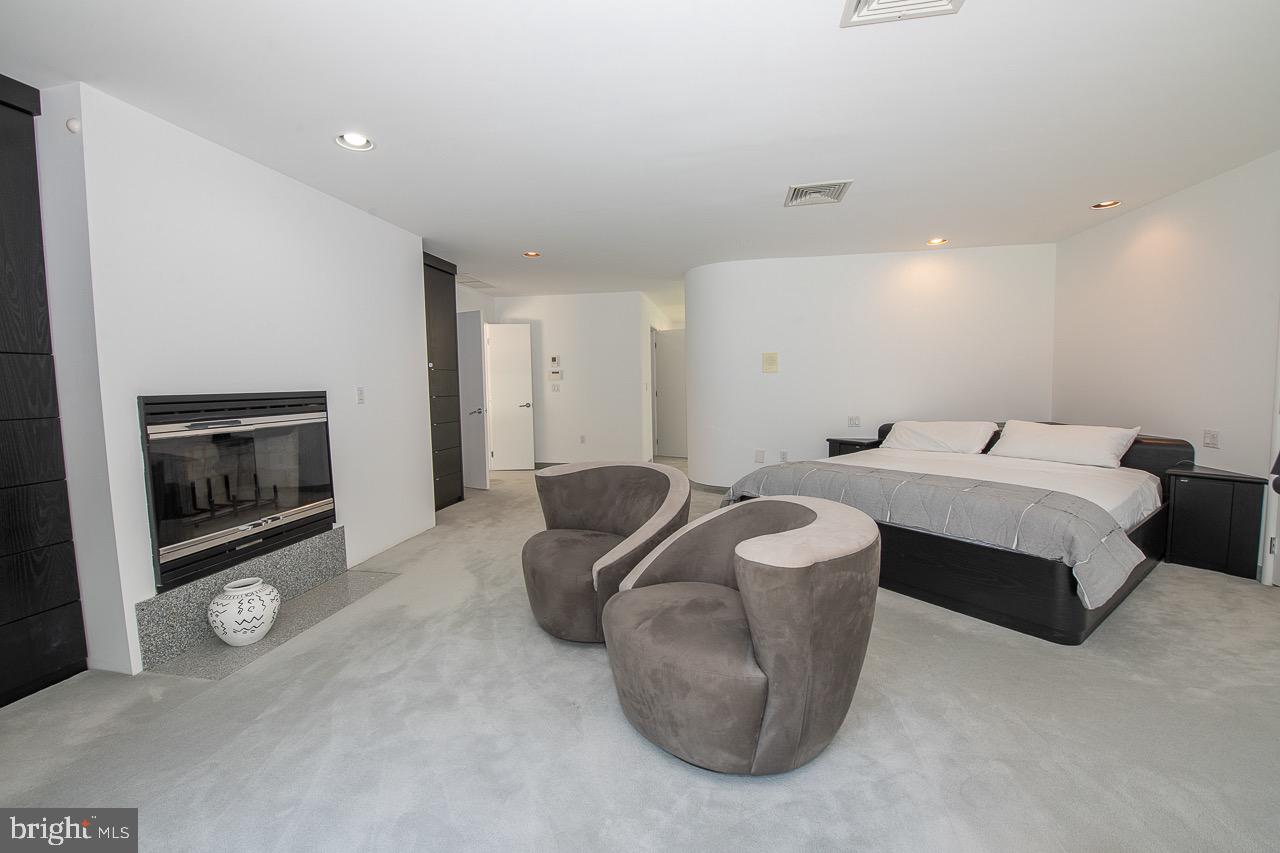 GLADWYNE - Residential