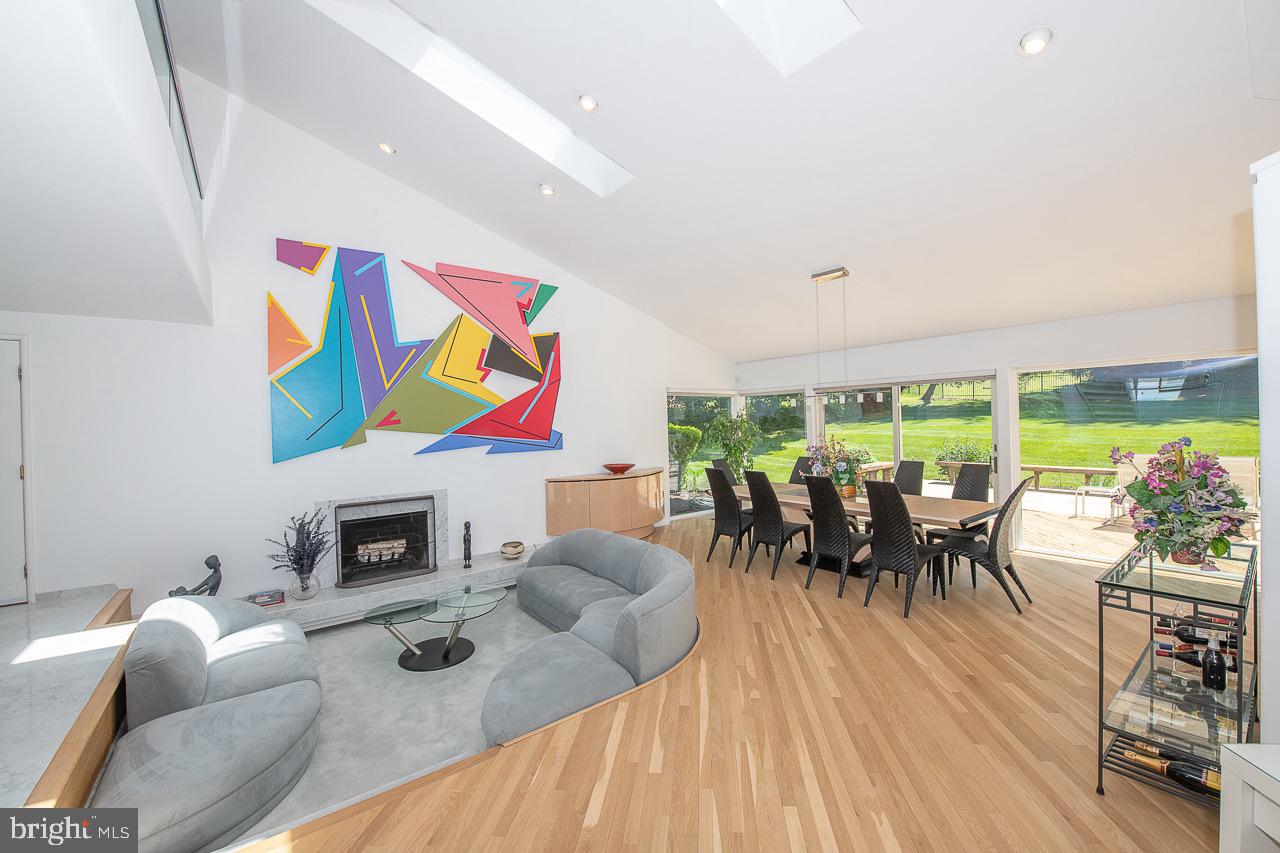 GLADWYNE - Residential