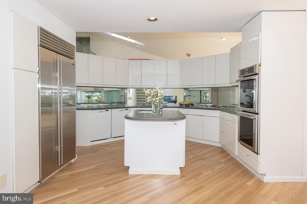 GLADWYNE - Residential