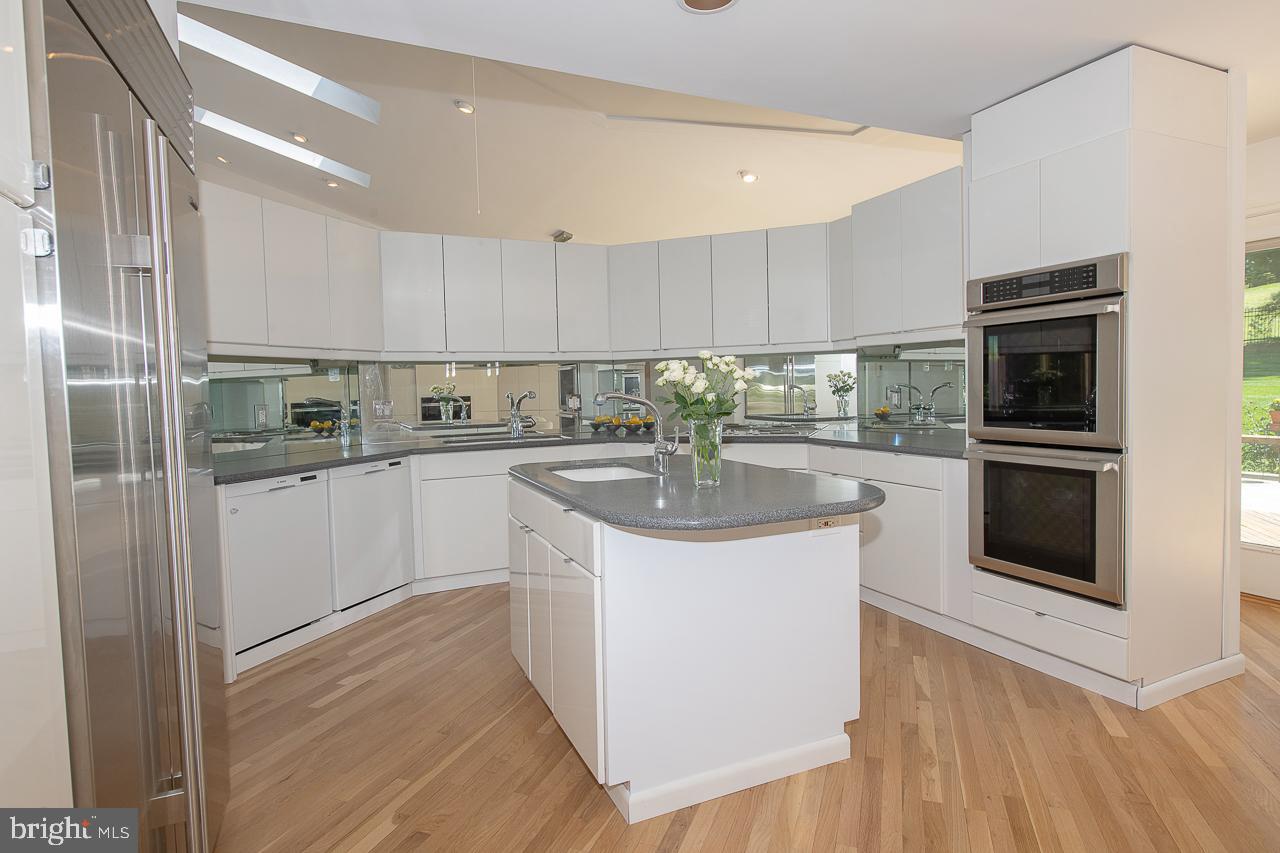 GLADWYNE - Residential