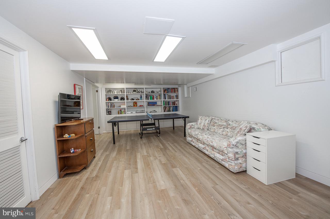 GLADWYNE - Residential