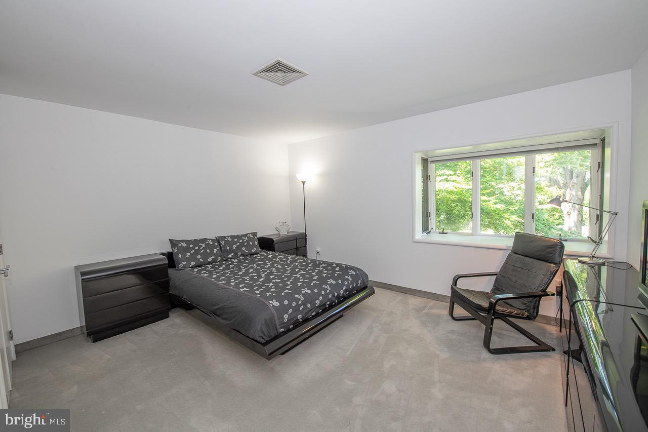 GLADWYNE - Residential