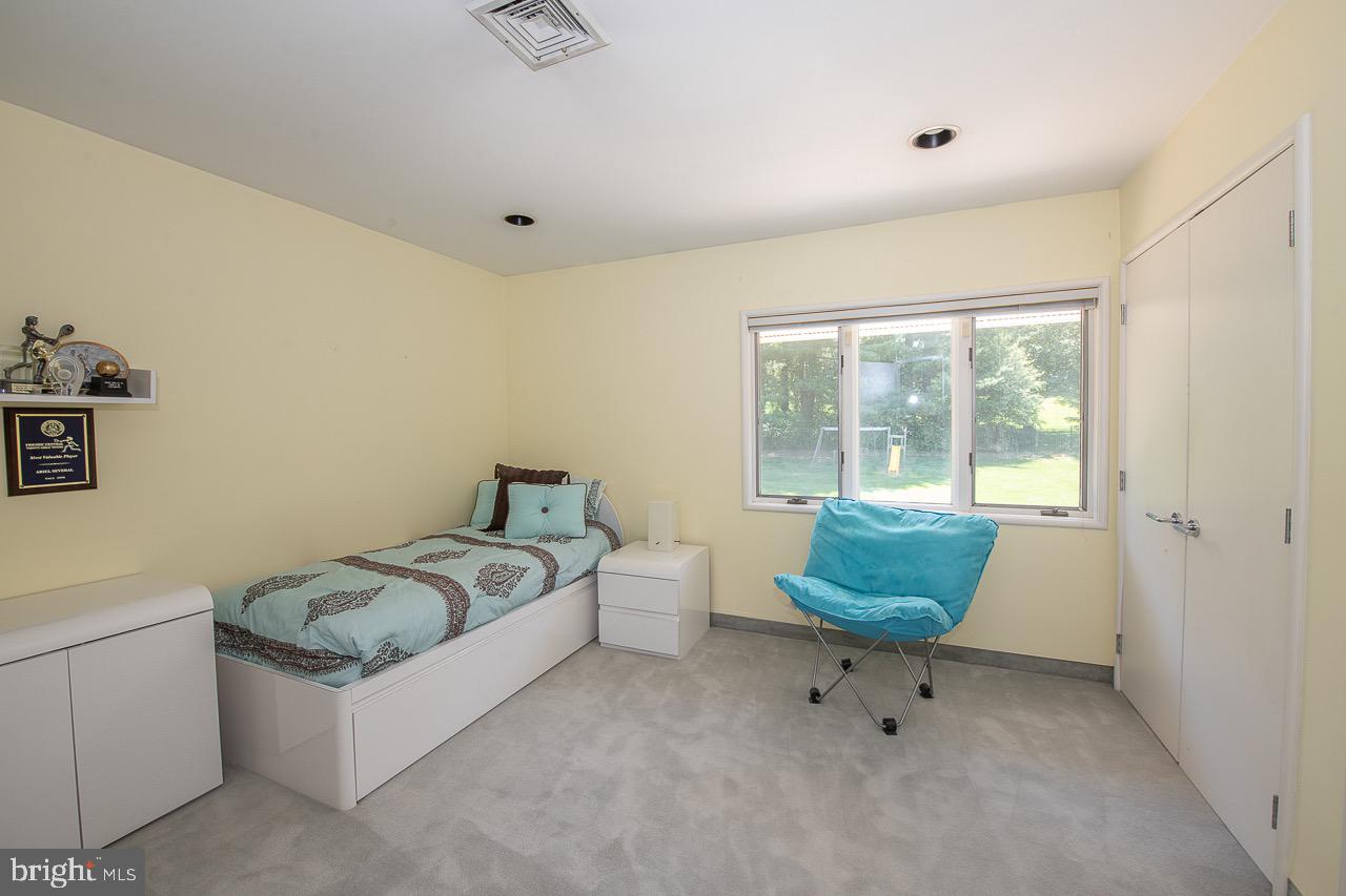 GLADWYNE - Residential