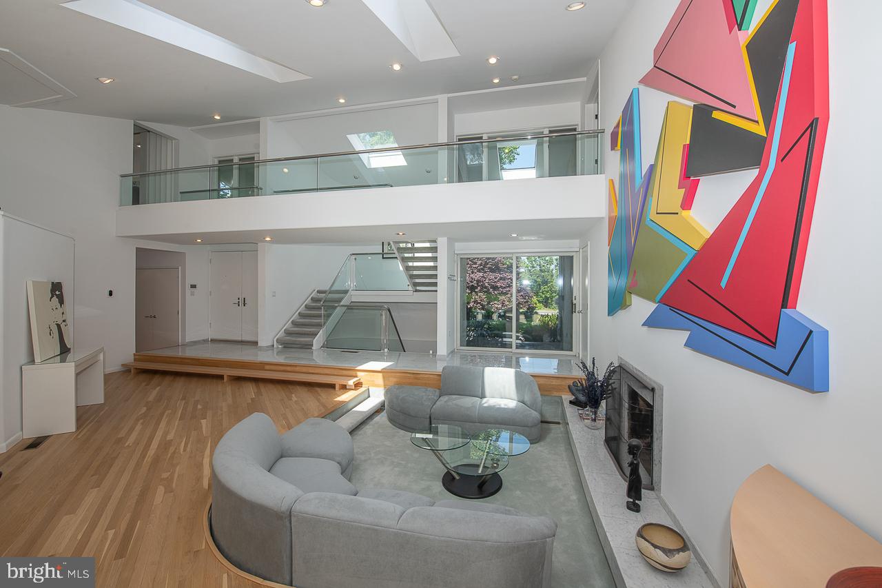 GLADWYNE - Residential