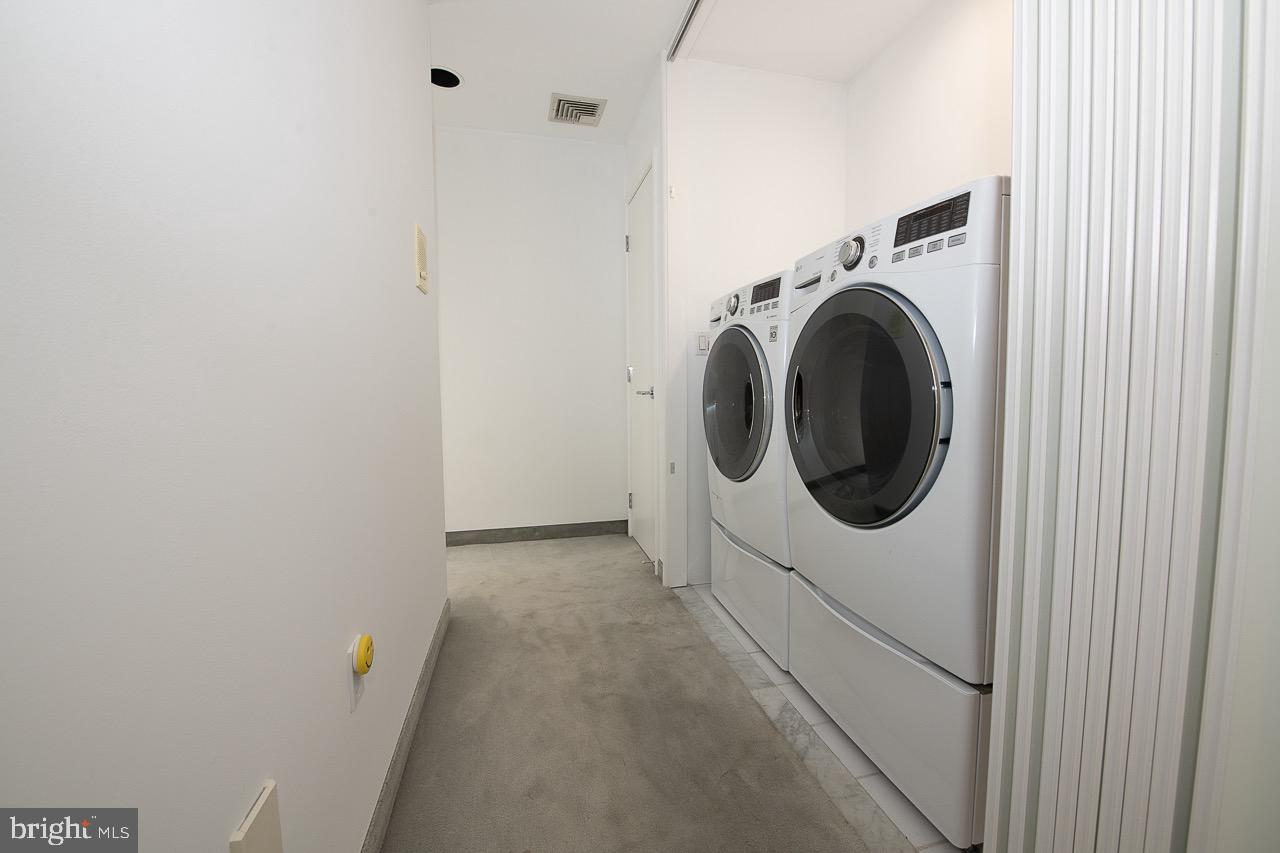 GLADWYNE - Residential