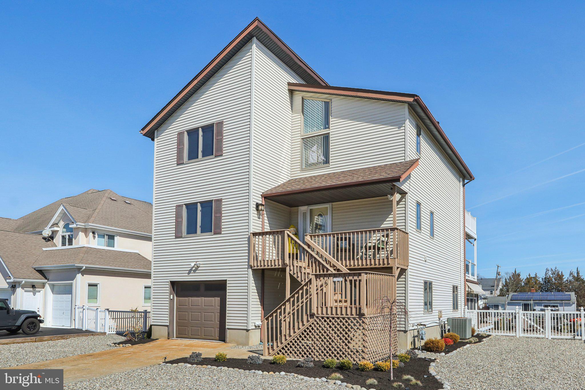 711 STEPHANIE COURT