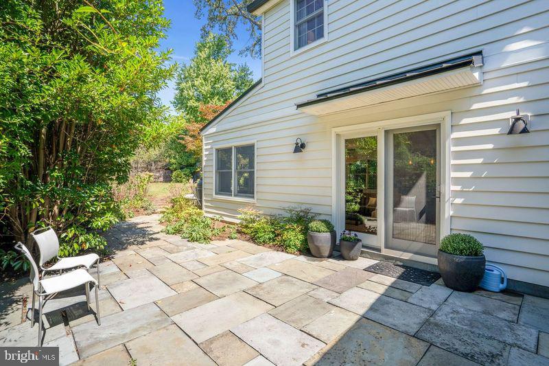 WAVERLY HILLS - Residential