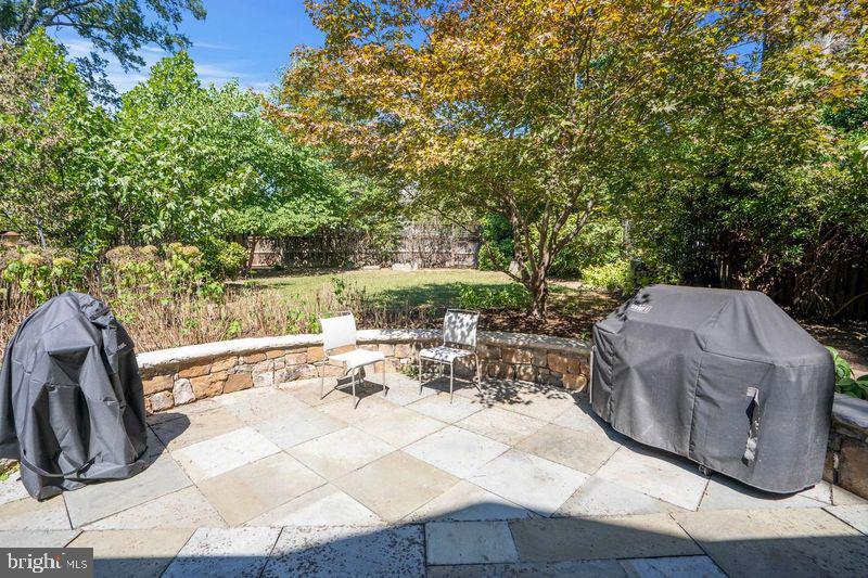 WAVERLY HILLS - Residential