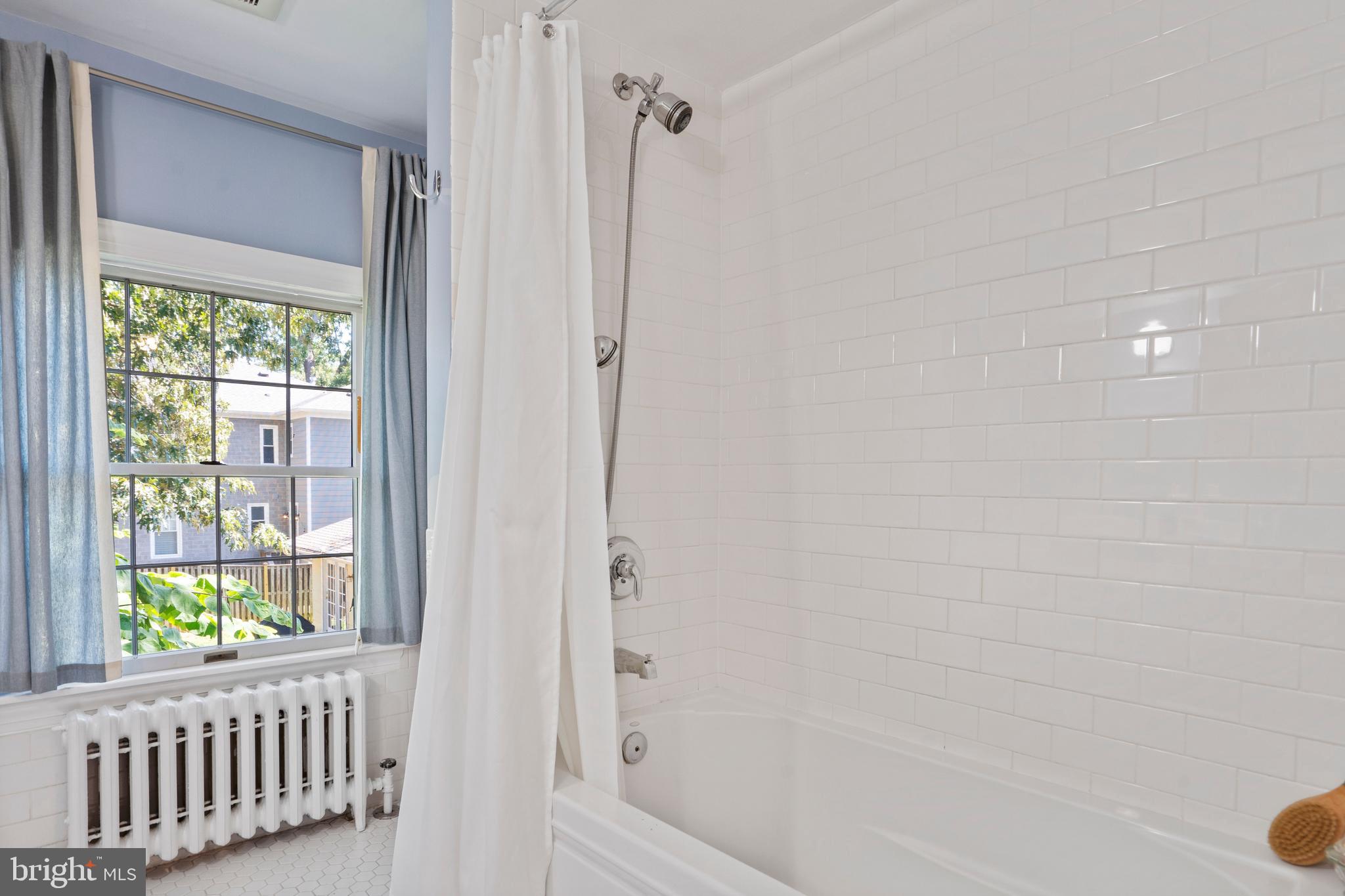 WAVERLY HILLS - Residential