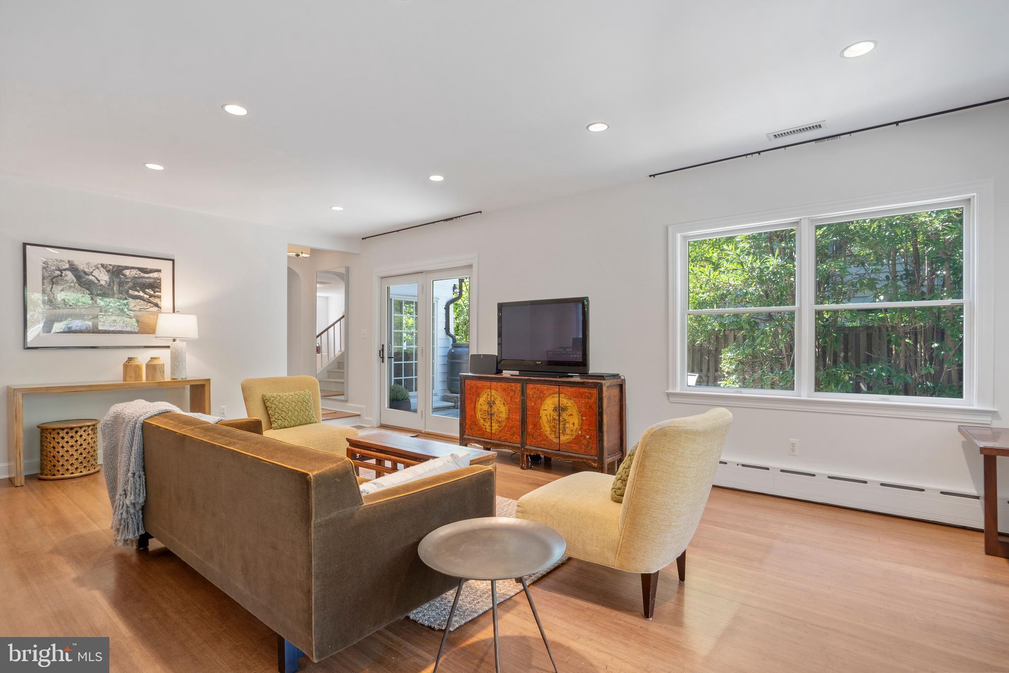 WAVERLY HILLS - Residential