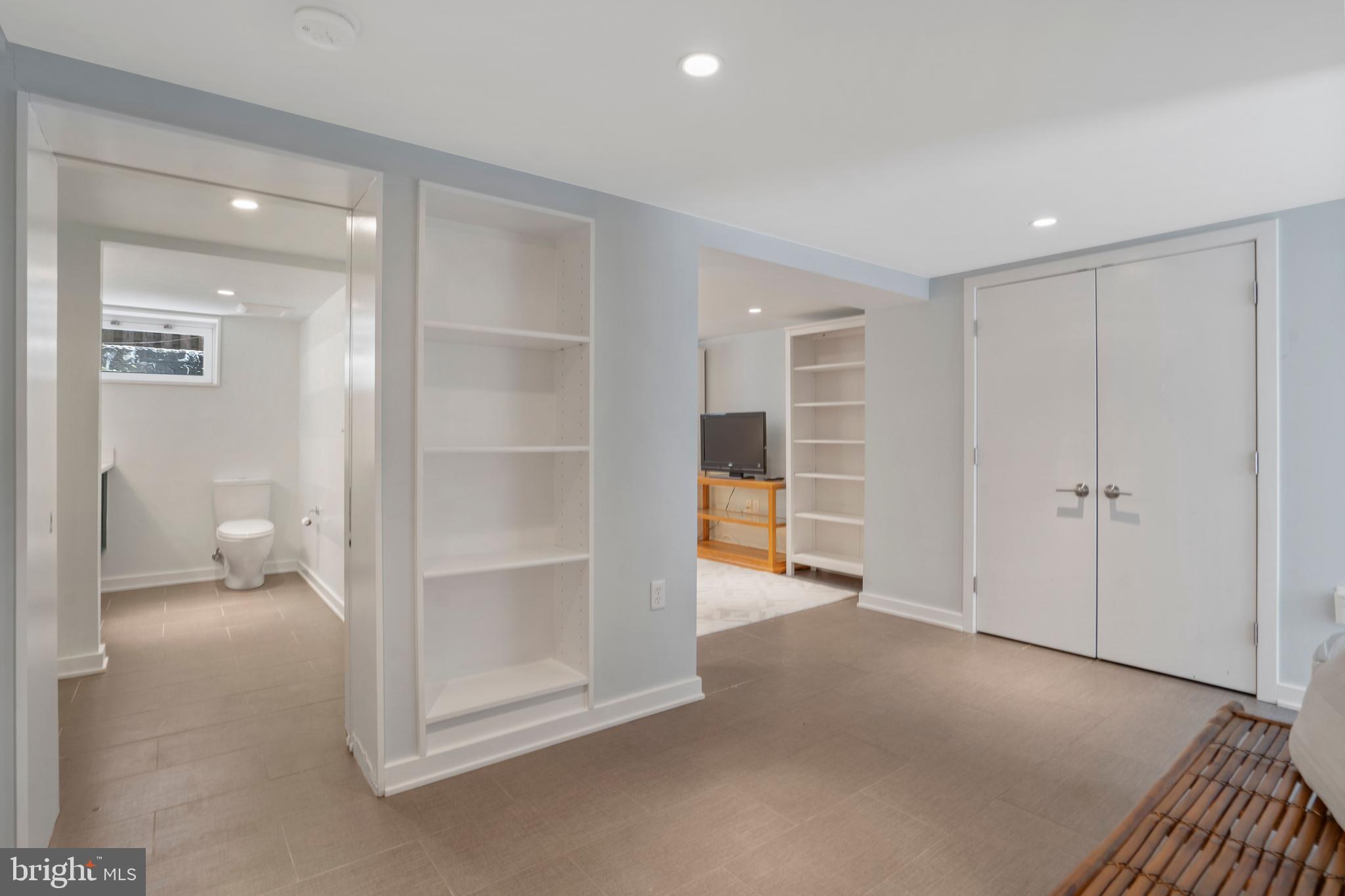 WAVERLY HILLS - Residential