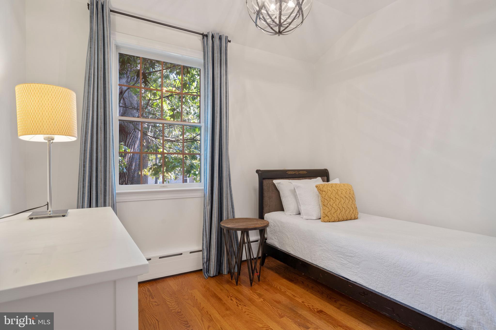 WAVERLY HILLS - Residential