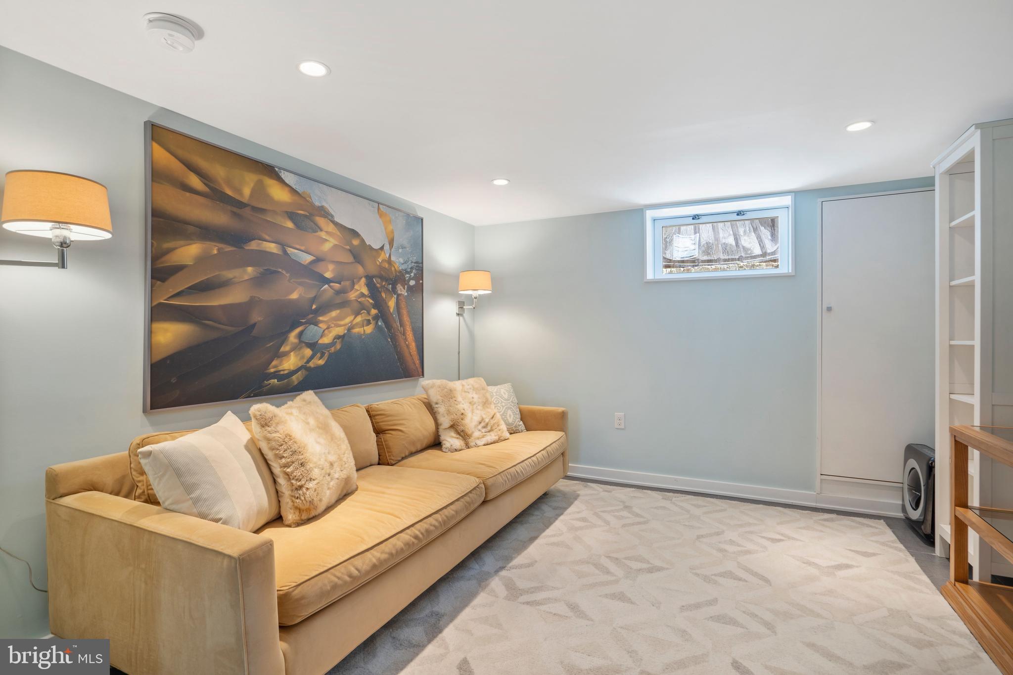 WAVERLY HILLS - Residential