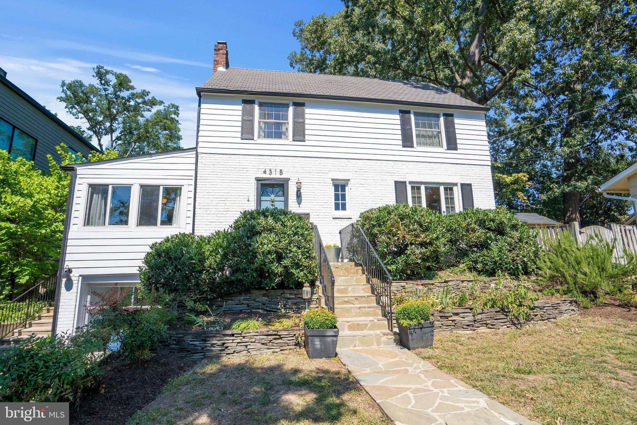 WAVERLY HILLS - Residential