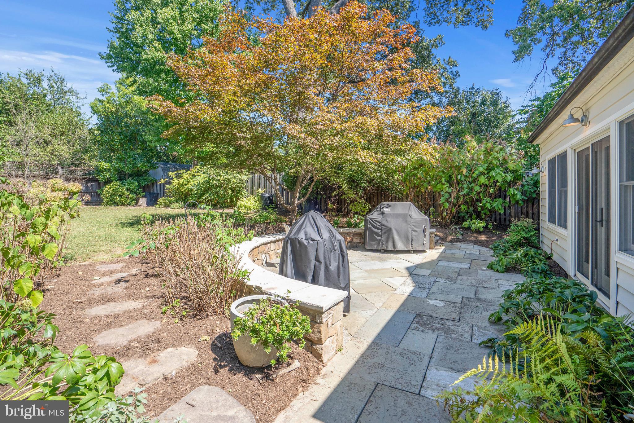 WAVERLY HILLS - Residential