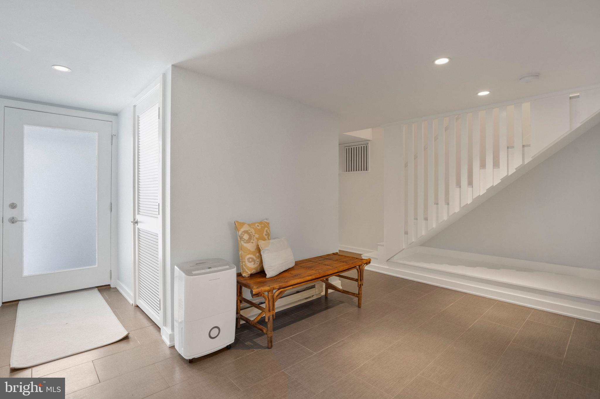 WAVERLY HILLS - Residential