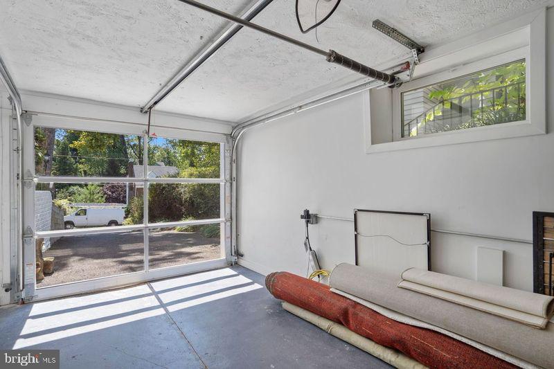 WAVERLY HILLS - Residential