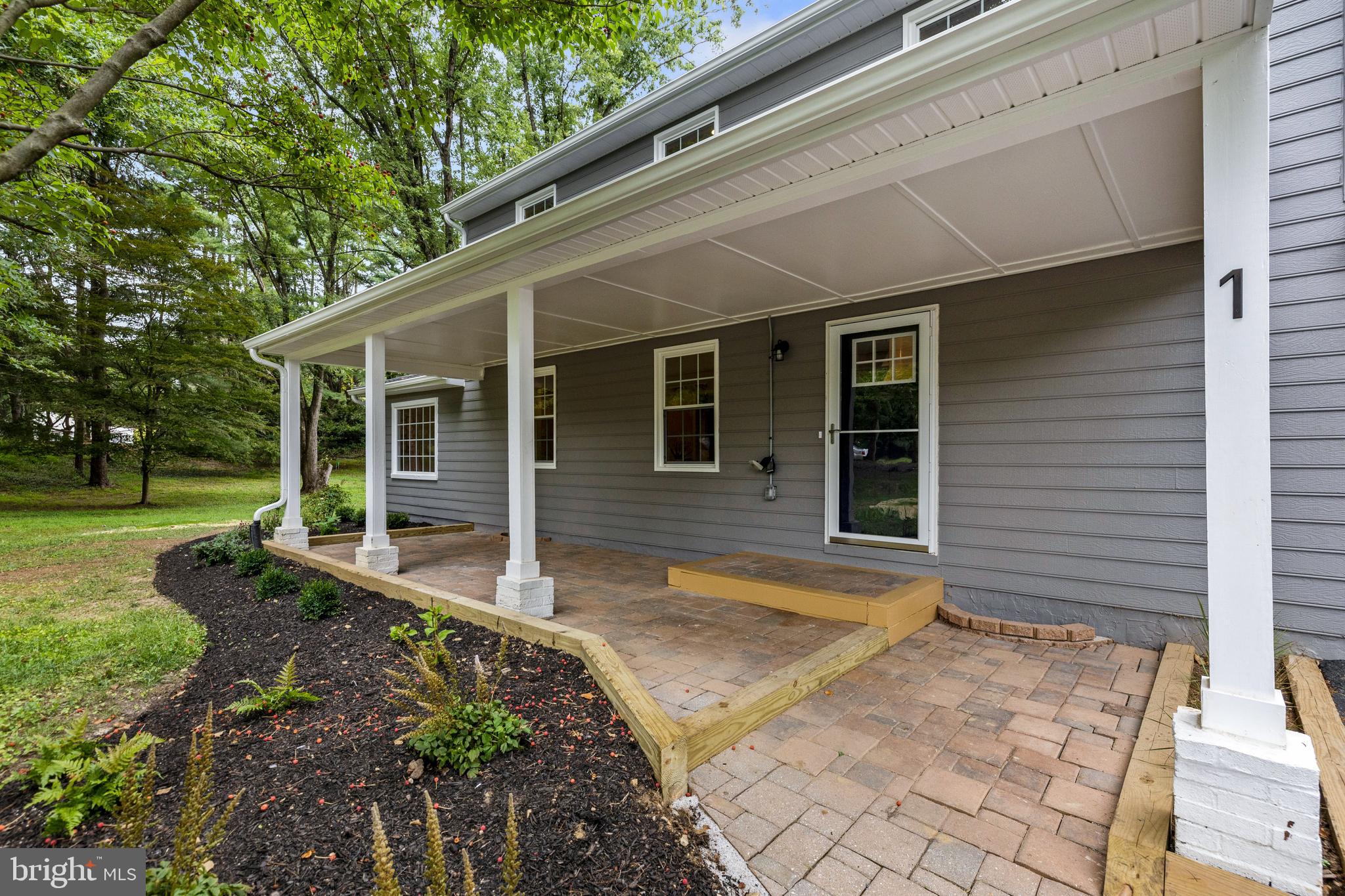 QUAKER HILLS - Residential