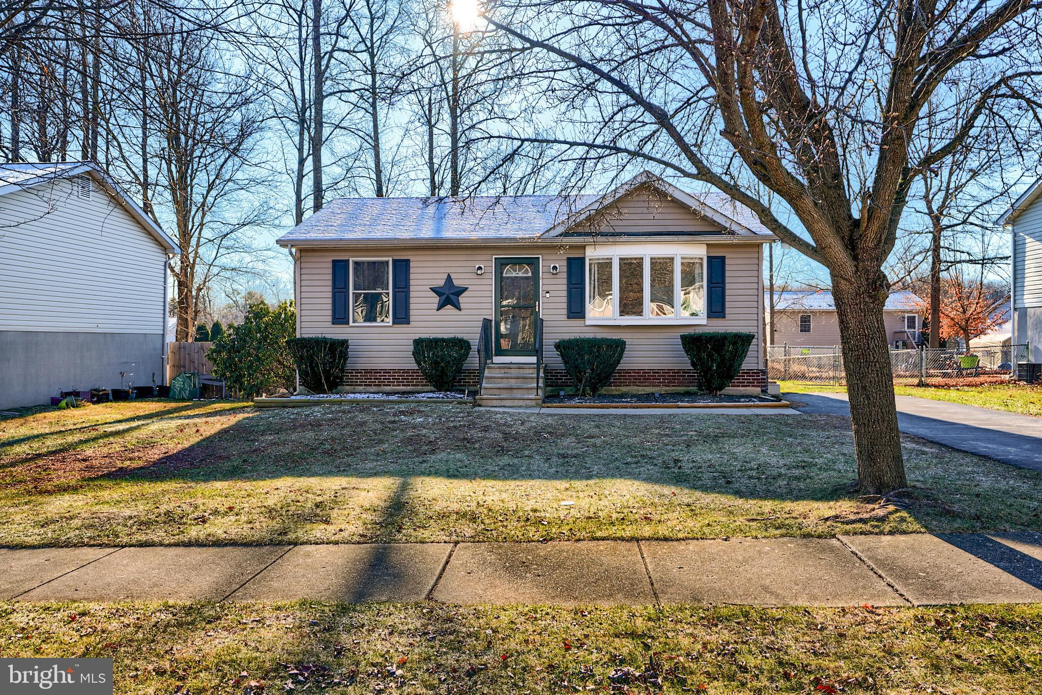 Great home in the Northwoods neighborhood featuring two bedrooms and one full bathroom. Newer laminate floors and paint, the bathroom has newer ceramic tile. Nice sized deck and fenced in back yard. Close to downtown North East and commuter routes.