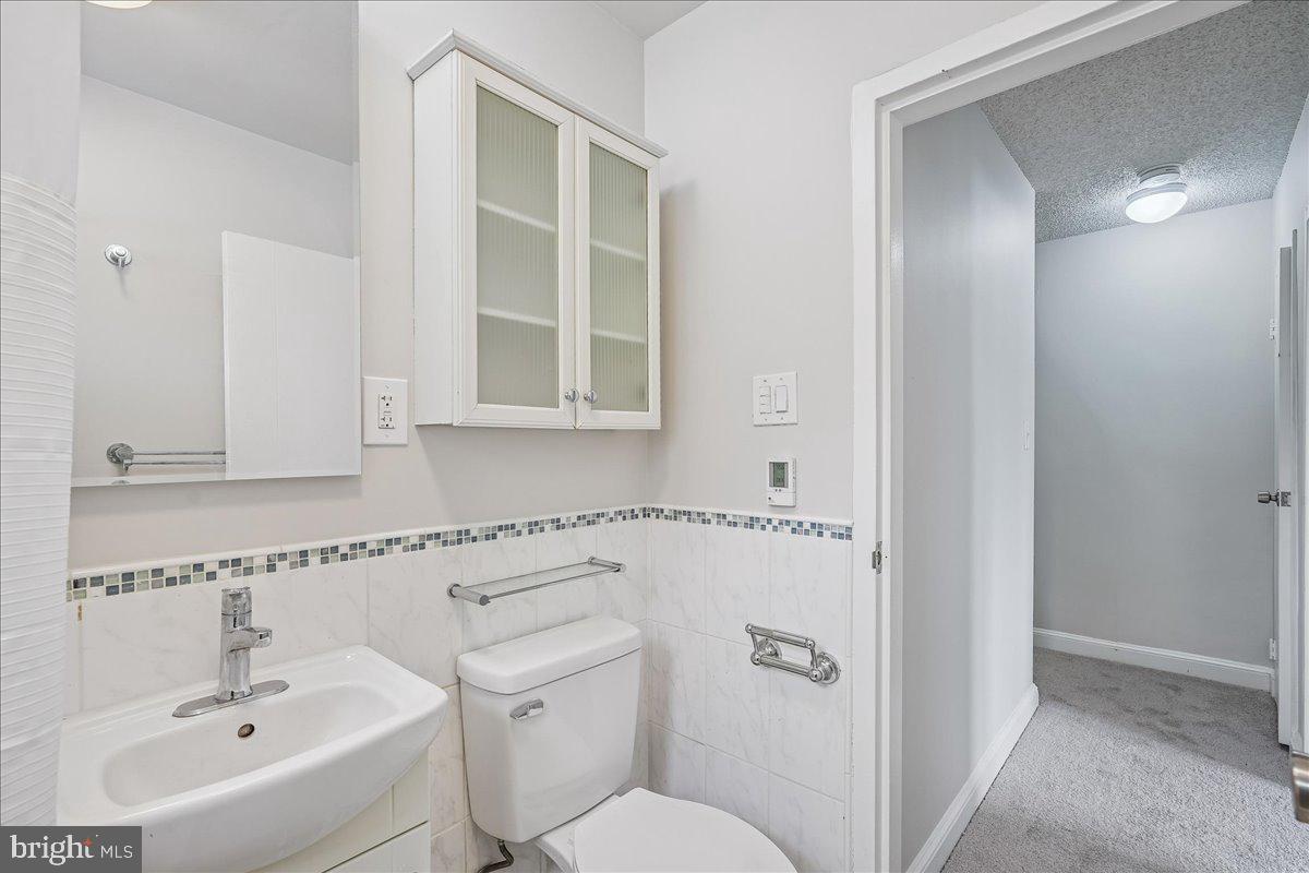 MACARTHUR PARK CONDOMINIUMS - Residential