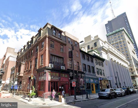 Townhouse For Rent - 118 S 12th Street<br/> PHILADELPHIA, PA 19107