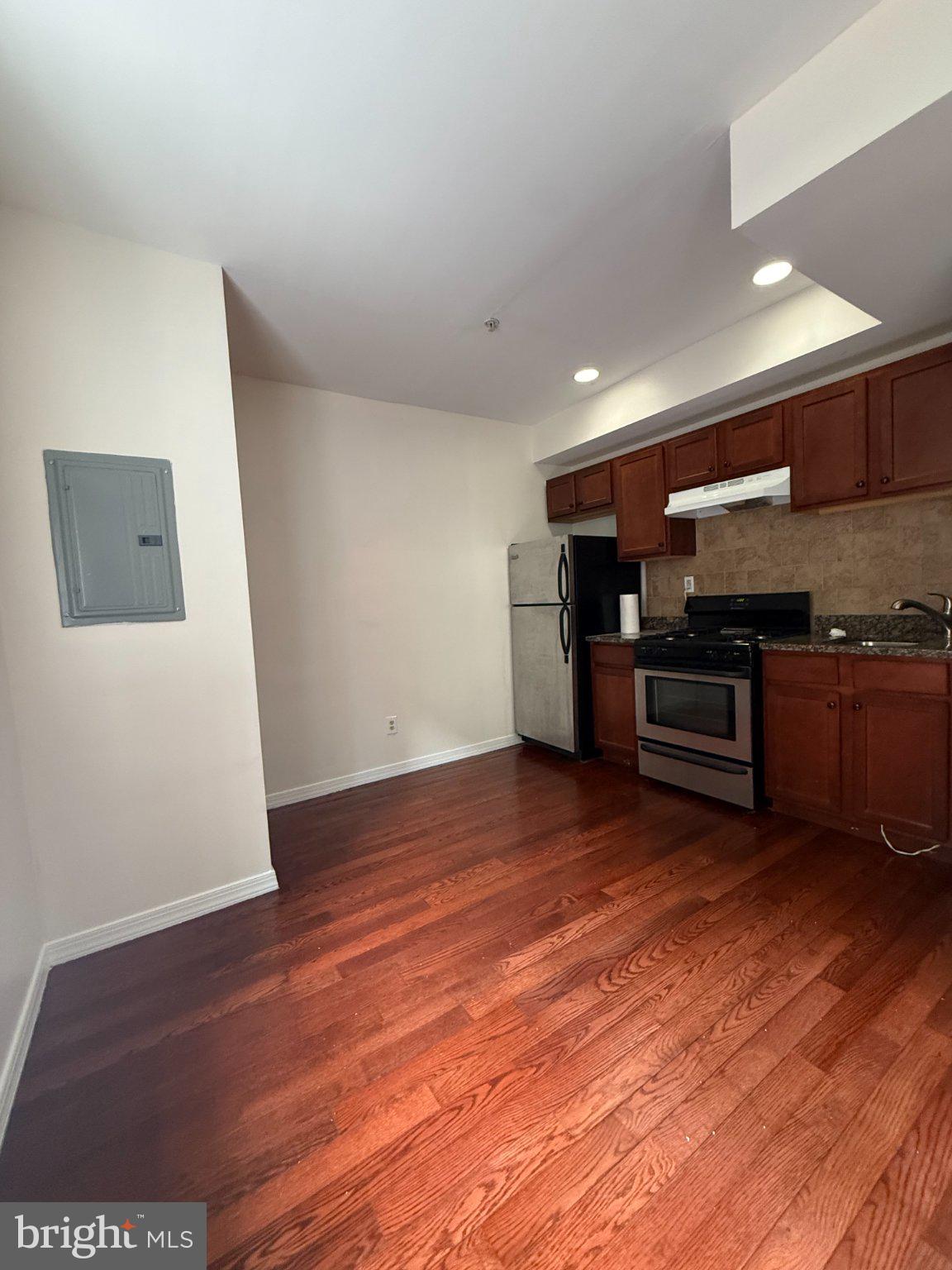 118 S 12TH STREET