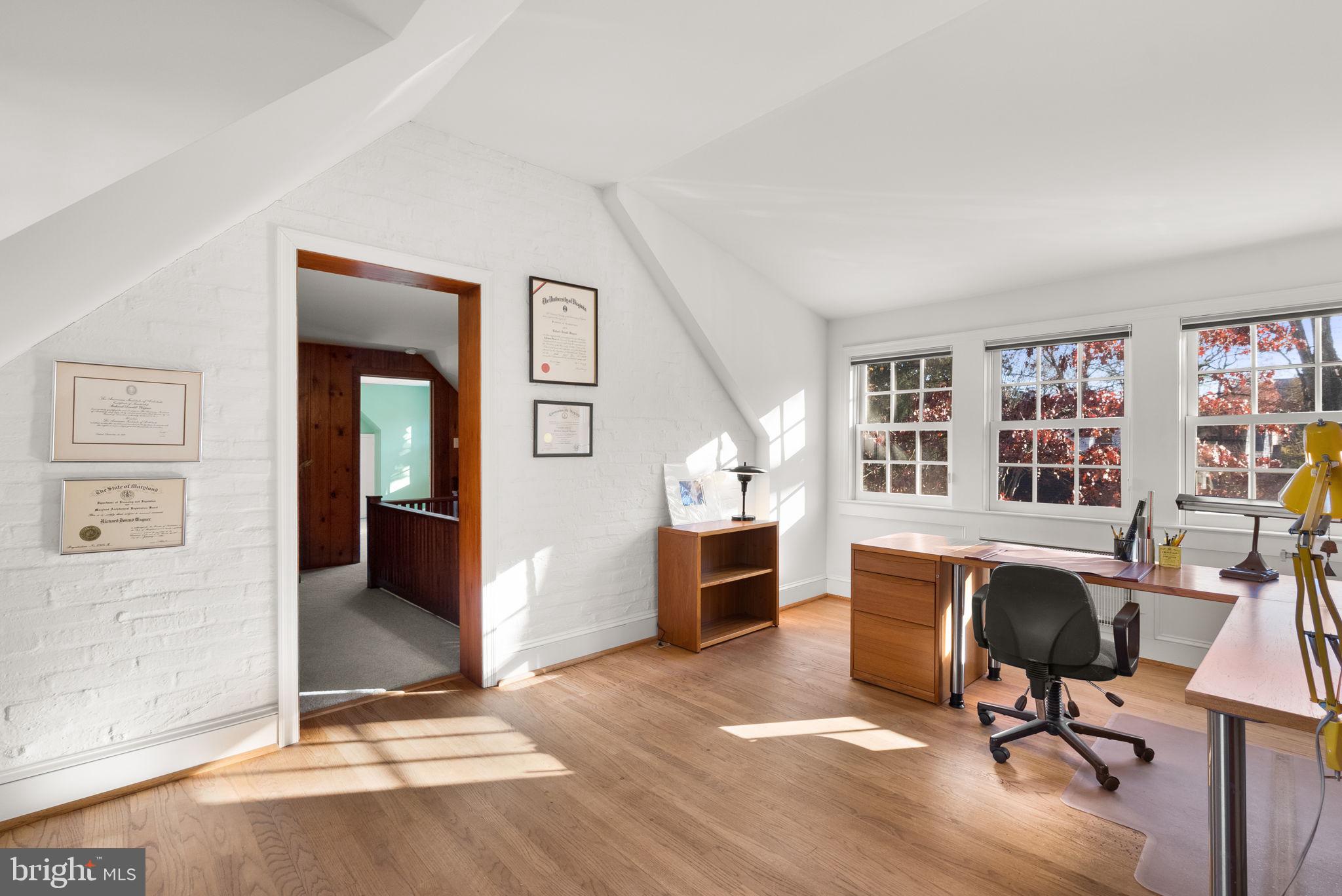 COLLEGE PARK - Residential