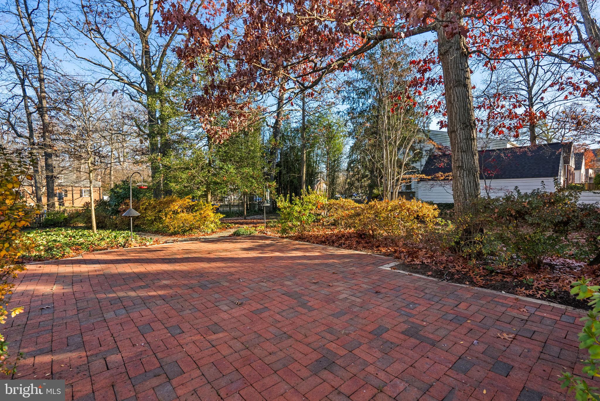 COLLEGE PARK - Residential